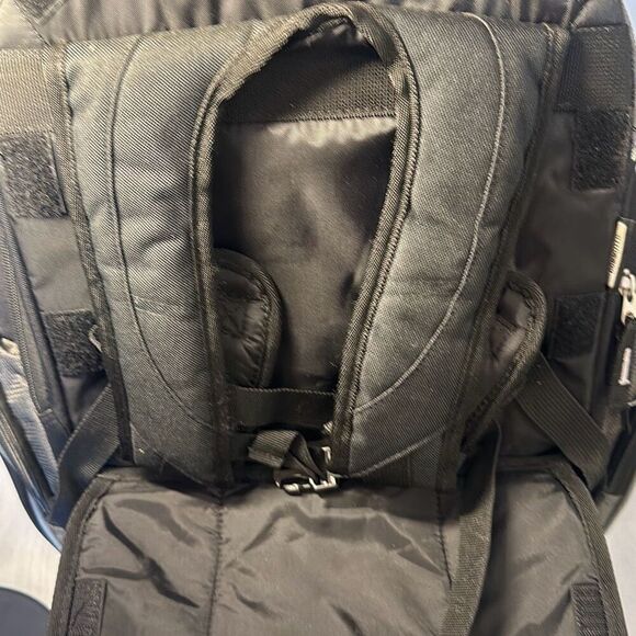 Ogio Commuter Pull Through Rolling duffle Suitcase Travel Luggage Duffel Bag - Picture 9 of 12